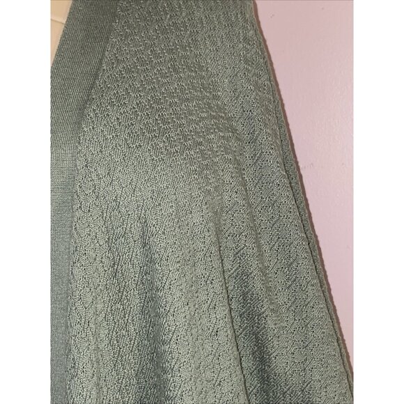 Lane Bryant Textured Poncho Cardigan Wrap Green Tassel Detail SS Hem Sz 22/28 - Picture 2 of 9